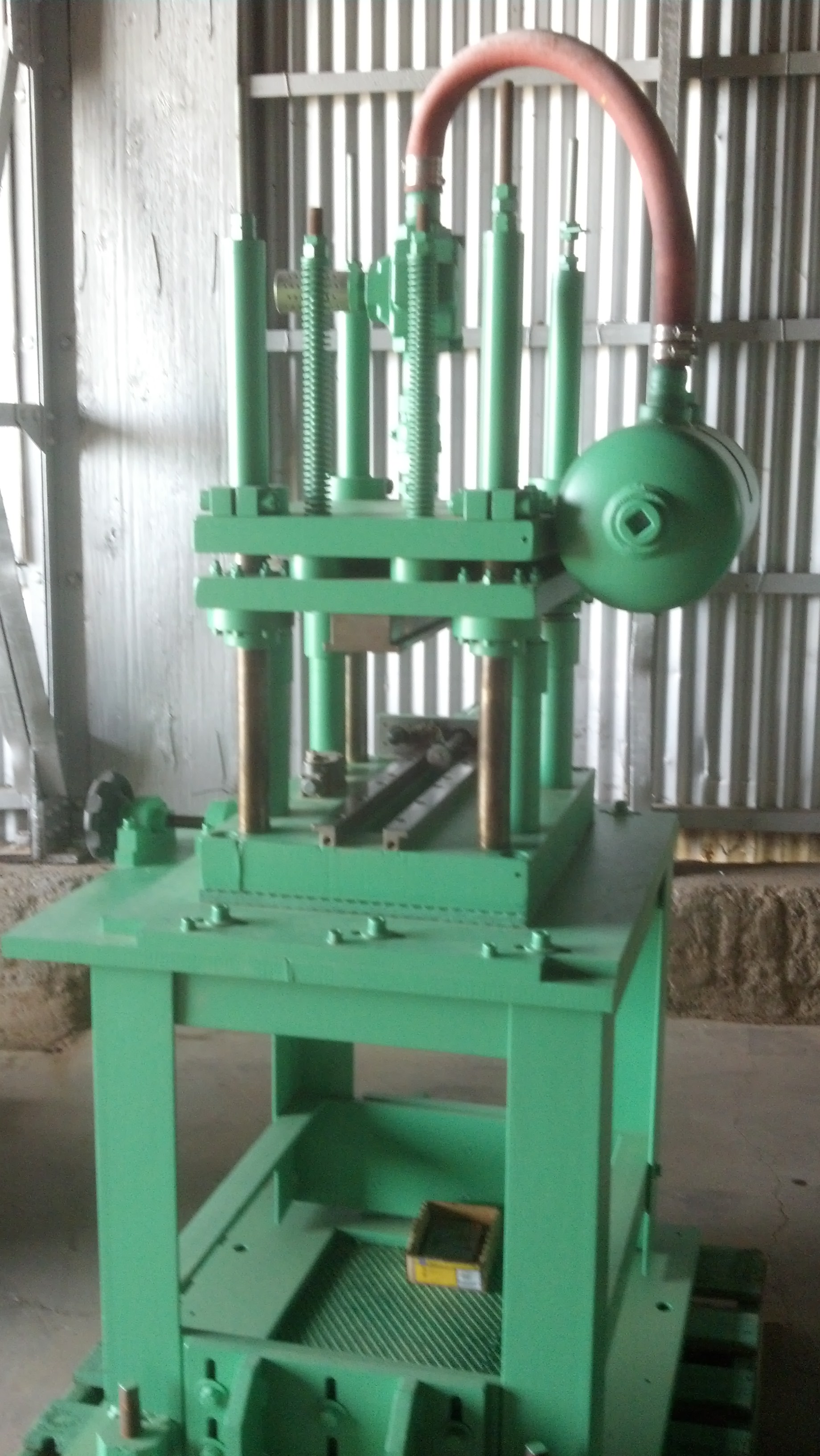 Used 12 Ton x 22" AIRAM Pneumatic Cut-Off Press