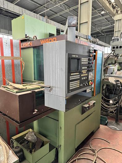 Usato Centro di lavoro verticale Willemin W 400