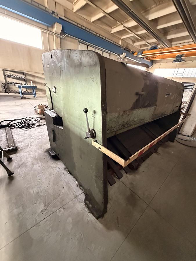 Usato SCHIAVI 3000 x 8