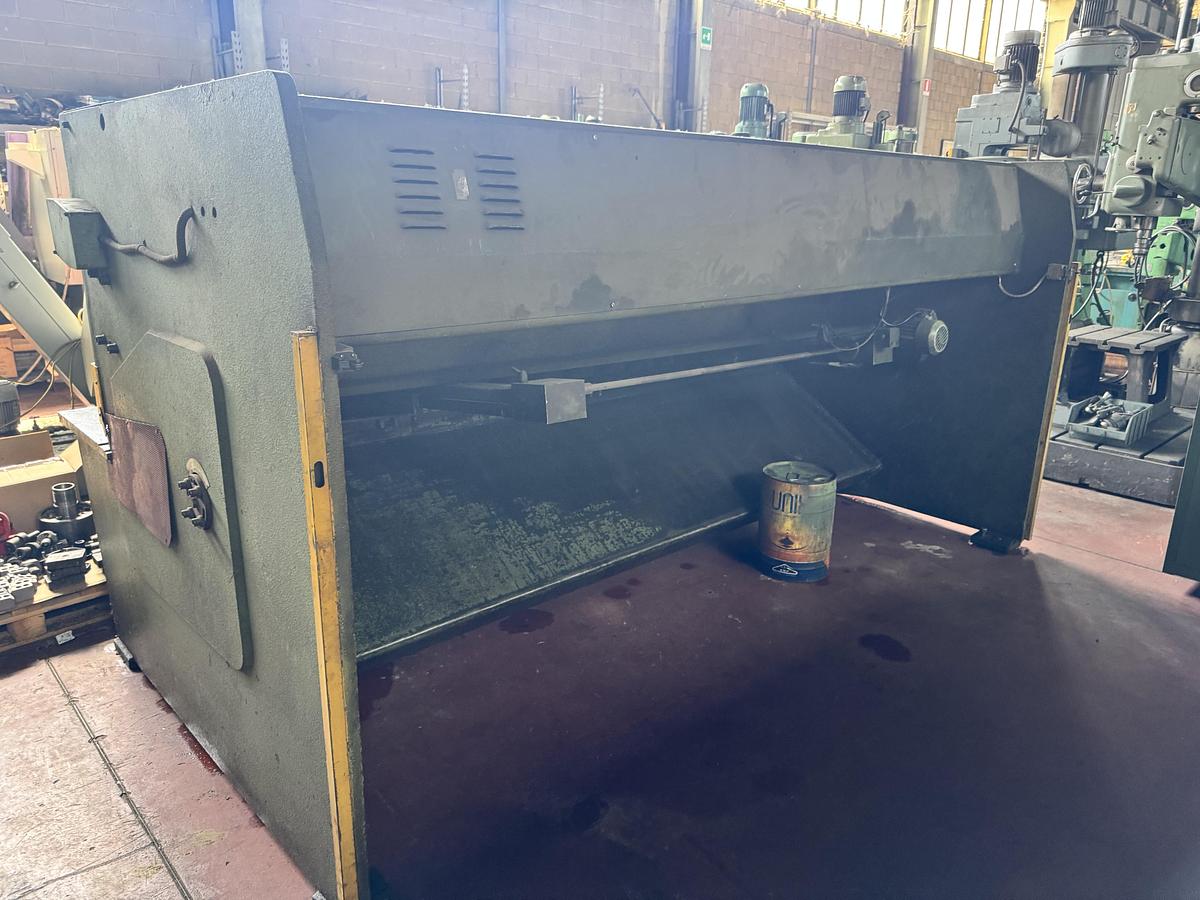 Buone Cesoia a Ghigliottina Oleodinamica OMAG CI 304