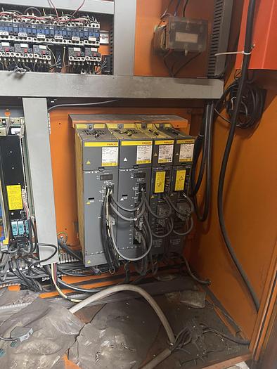 Discrete Centro di Lavoro Verticale JOHNFORD VMC 1020 A