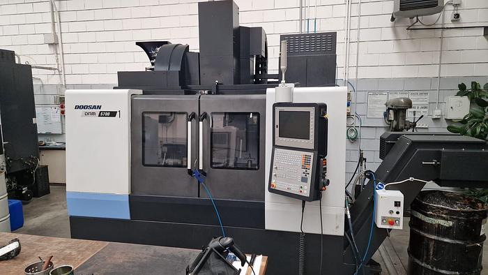 As new Centro di Lavoro Verticale DOOSAN DNM 5700