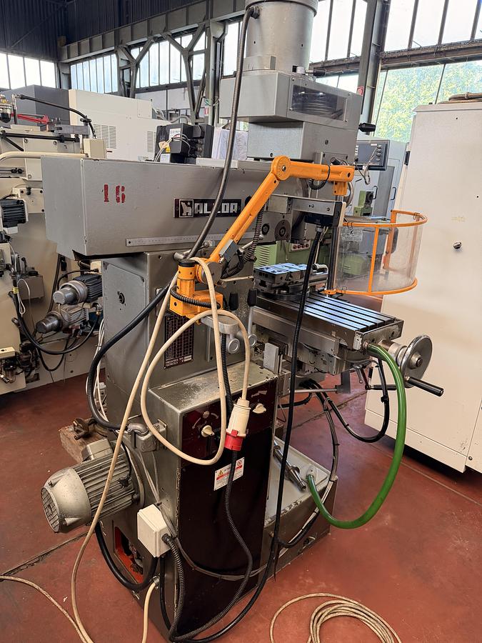 Ottime Fresatrice a Torretta ALCOR F10AOC