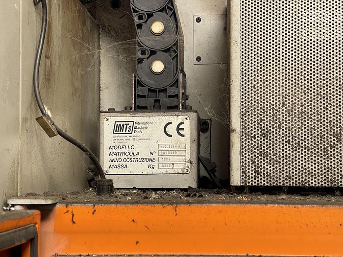 Discrete Centro di Lavoro Verticale JOHNFORD VMC 1020 A