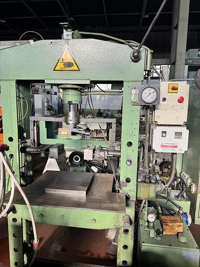 Usato Pressa Oleodinamica ad Arco 30 Ton