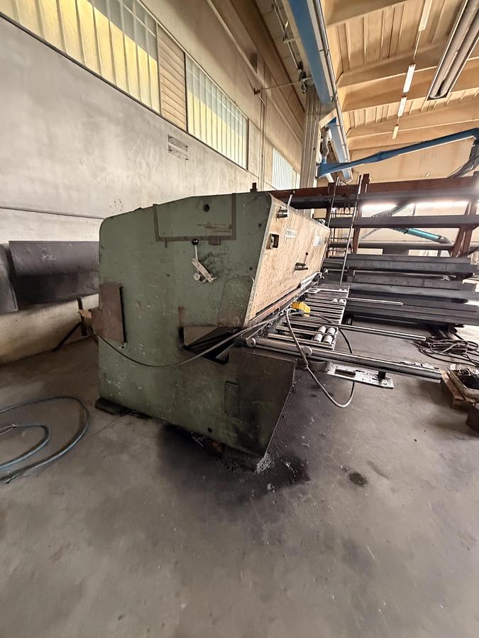 Usato SCHIAVI 3000 x 8