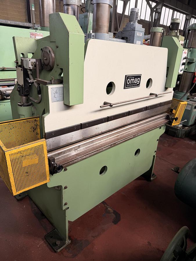 Usato Pressa Piegatrice Oleodinamica OMAG
