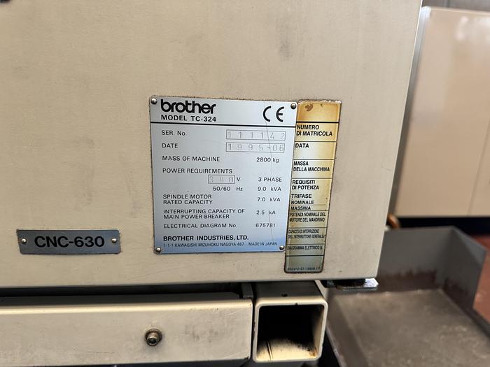 Buone Centro di Lavoro Verticale con Rotopallet BROTHER TC-324