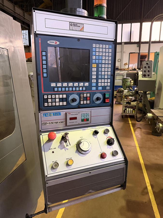 Usato Fresa a Banco Fisso Cnc COMU B 1000