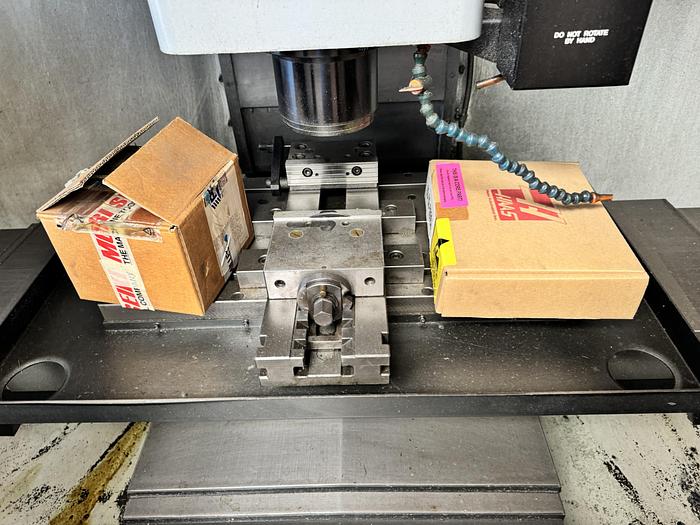 Ottime Centro di Lavoro Verticale MIKRON HAAS VCE 500