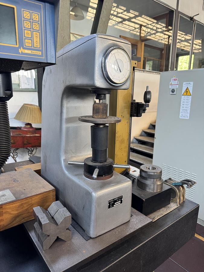 As new Durometro ROCKWELL HR-150A