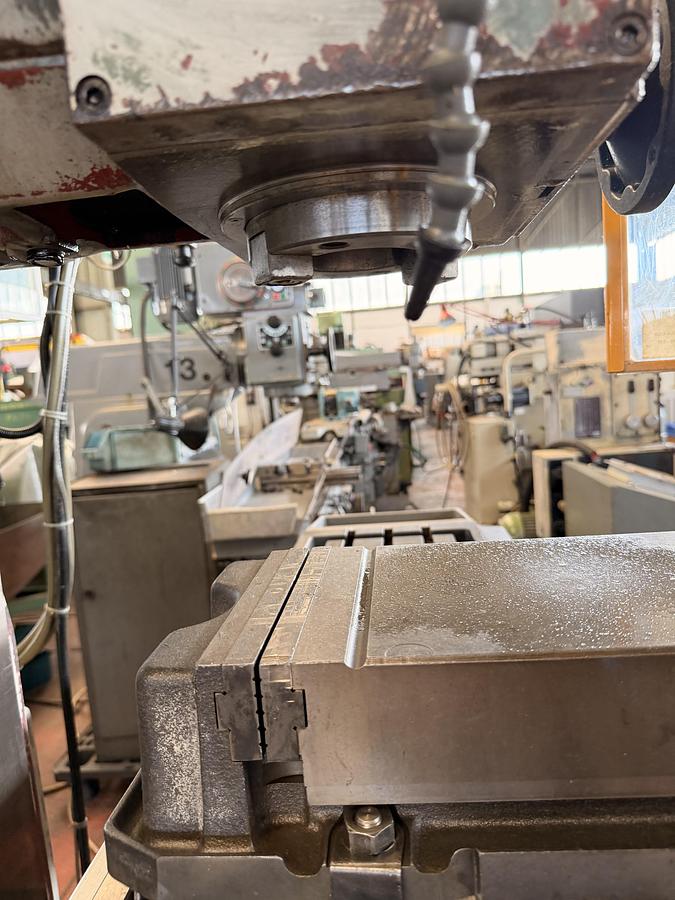 Buone Fresatrice Verticale NOVAR 1500 V