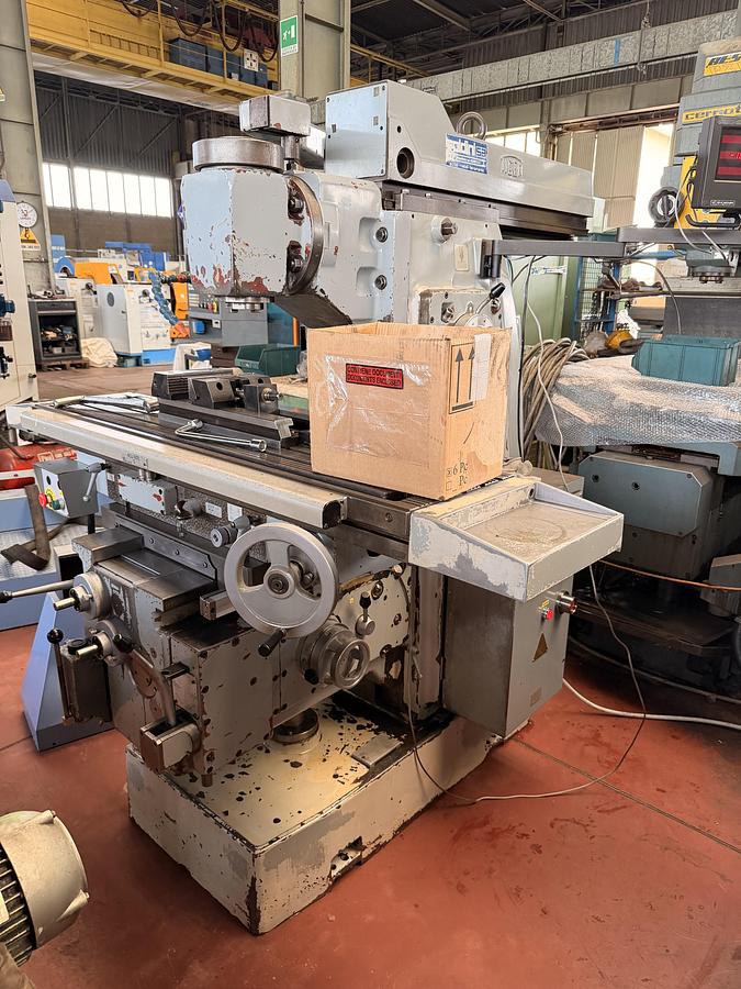 Usato Fresatrice Universale