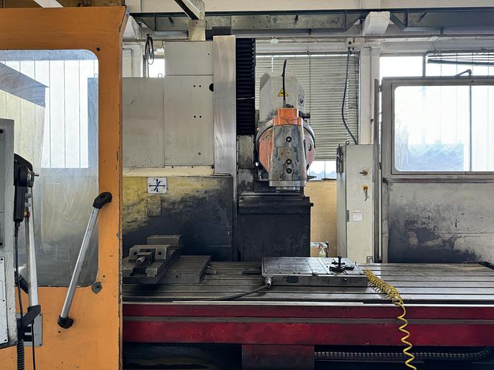 Installata Fresa a Banco Fisso GLOBE TRADE U 2600 CNC