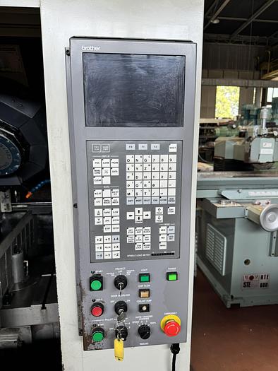 Buone Centro di Lavoro Verticale con Rotopallet BROTHER TC-324