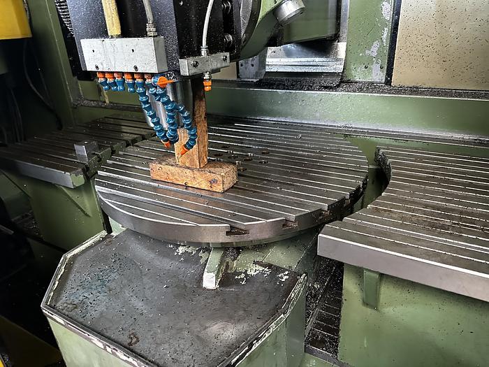 Ottime Centro di Lavoro a 5 Assi CB FERRARI B18 - E520D