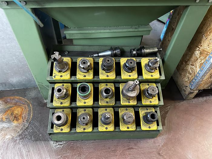 Ottime Centro di Lavoro a 5 Assi CB FERRARI B18 - E520D