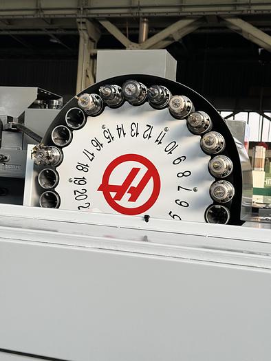 Ottime Centro di Lavoro Verticale HAAS VM 3