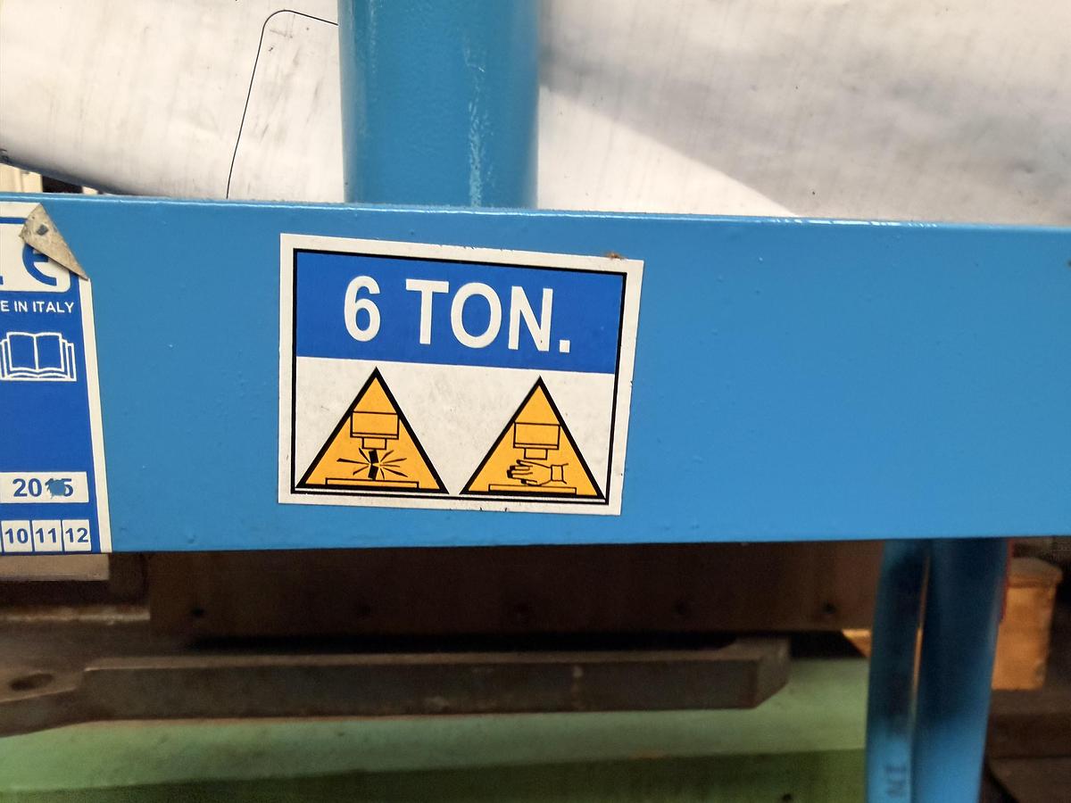 Pressa Oleodinamica ad Arco OMCN Art. 152