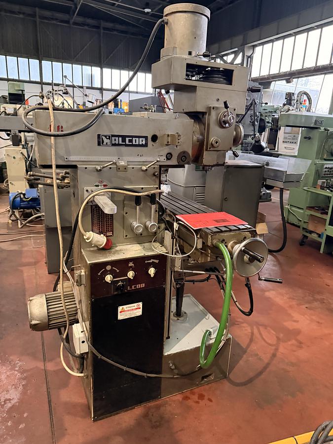 Ottime Fresatrice a Torretta ALCOR F10AOC
