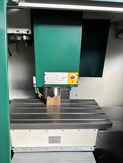 Ottime 2001 BRIDGEPORT VMC 800 22 XP