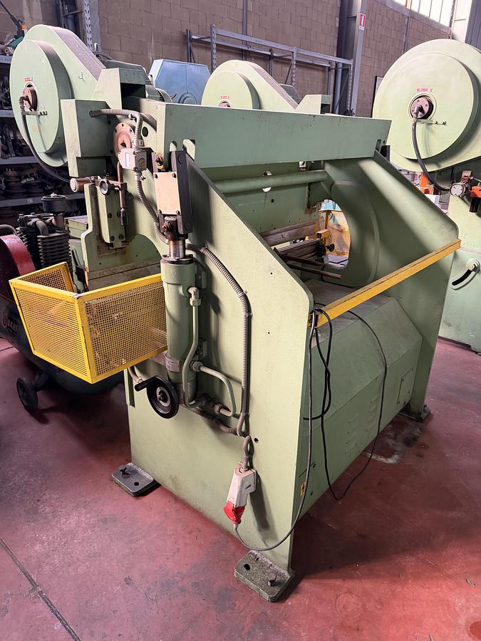 Usato Pressa Piegatrice Oleodinamica OMAG 1550