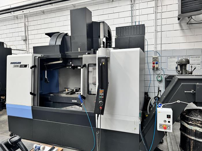 As new Centro di Lavoro Verticale DOOSAN DNM 5700