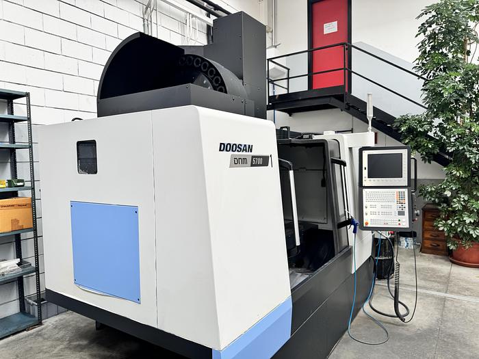 As new Centro di Lavoro Verticale DOOSAN DNM 5700