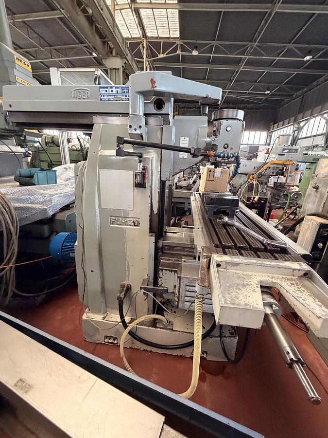 Usato Fresatrice Universale