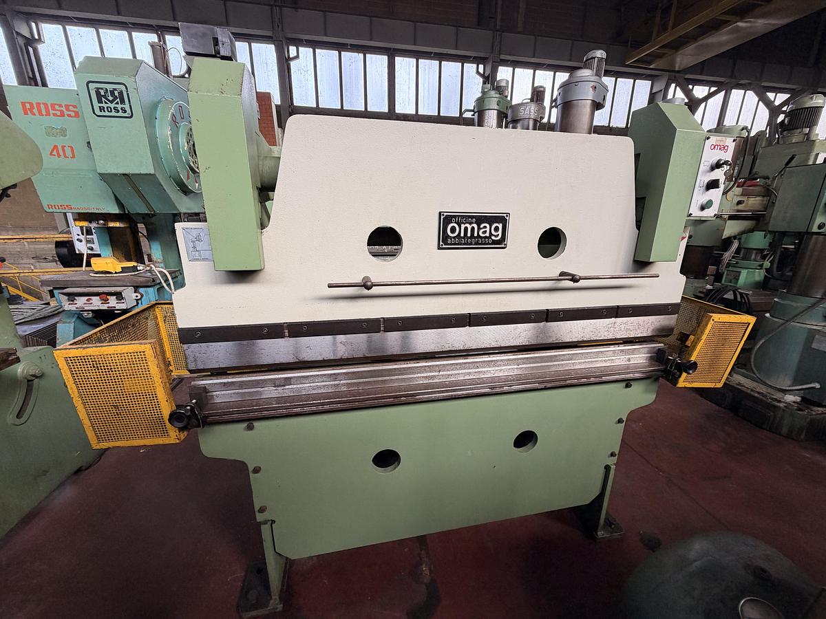 Usato Pressa Piegatrice Oleodinamica OMAG 1550