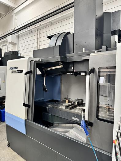 As new Centro di Lavoro Verticale DOOSAN DNM 5700