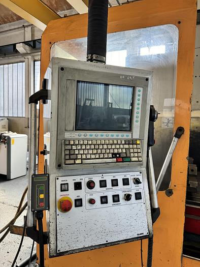 Installata Fresa a Banco Fisso GLOBE TRADE U 2600 CNC