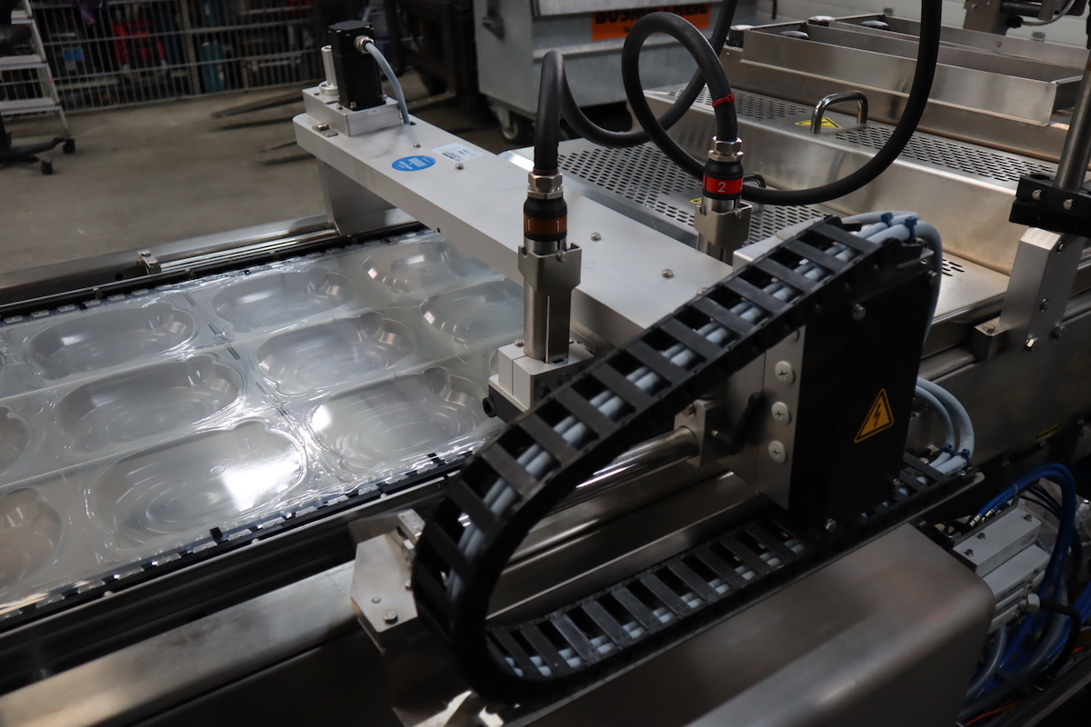 Used Multivac R535 thermoformer with Mettler Toledo inspection