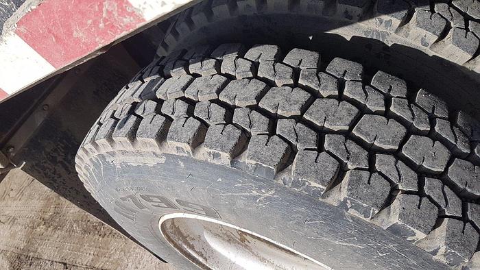 Used 2000 INTERNATIONAL-IHC 4900 Series Tandem Axle Deck Truck