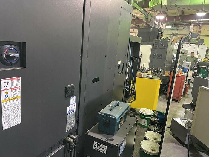 Used 2019 HYUNDAI WIA KF5600 4-Axis CNC Vertical Machining Center