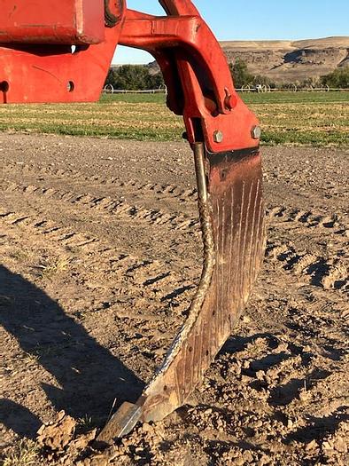 Used Case 6810 Ripper - 7 Shank