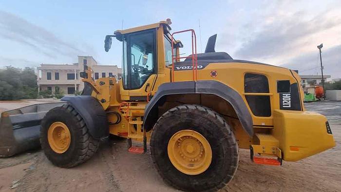 Used 2022 Volvo L120H