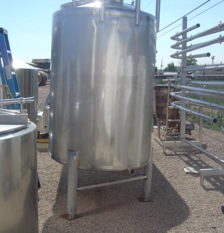 Used 600 GALLON MIX TANK WITH DUAL TOP MANWAYS