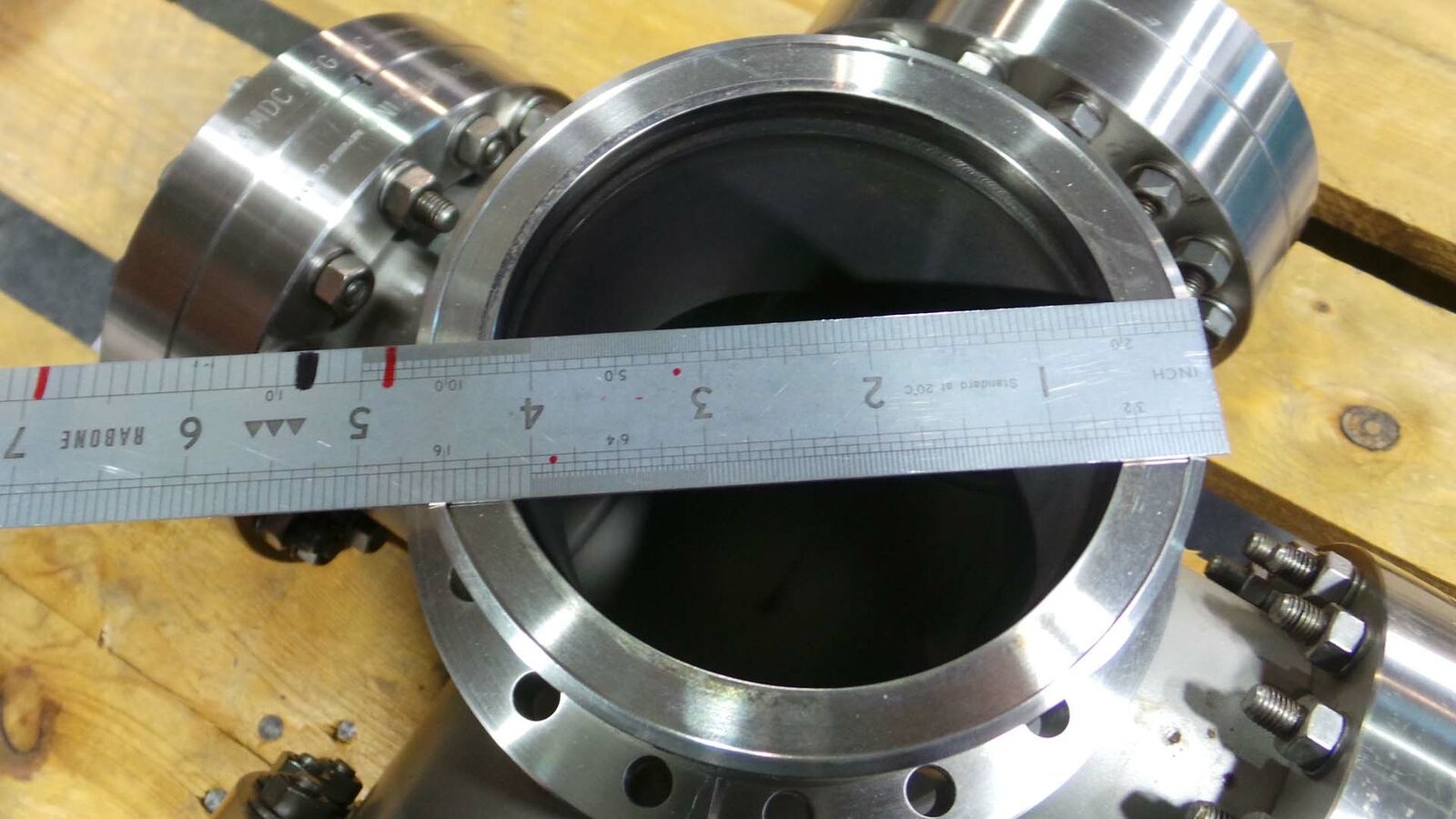 Used MDC-MFG Inc MDC-MFG MDC-MFG Inc, 5 Way Flange / With Alcatel CF2P High Cacuum Cold Cathode /