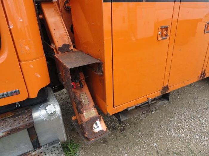 Used 2011 Versalift V0270E