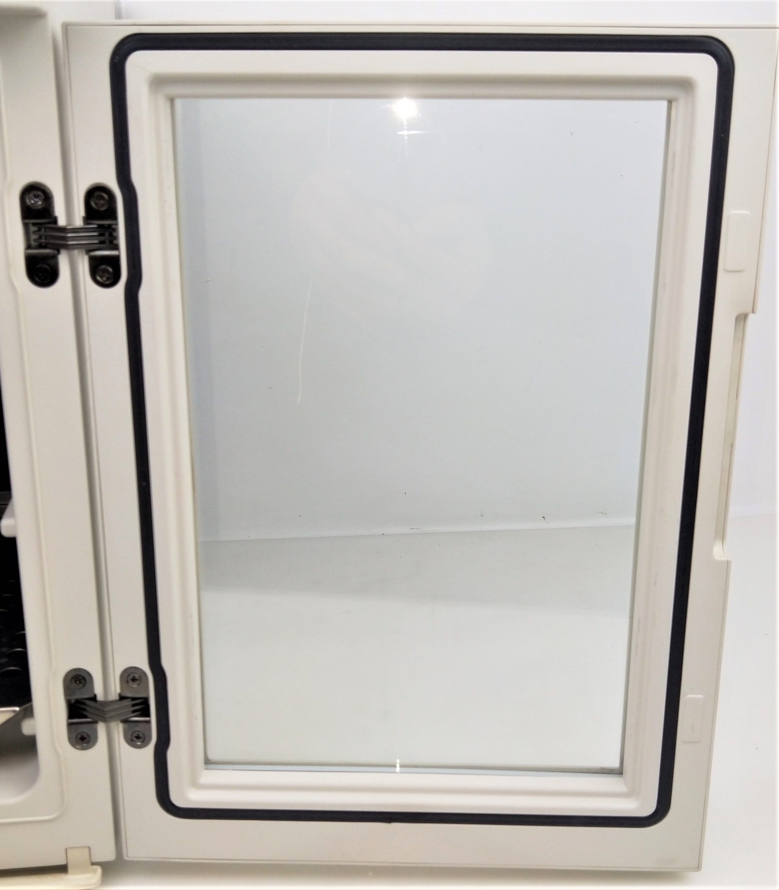 Used Thermo HeraTherm IMC 18 Refrigerated Incubator