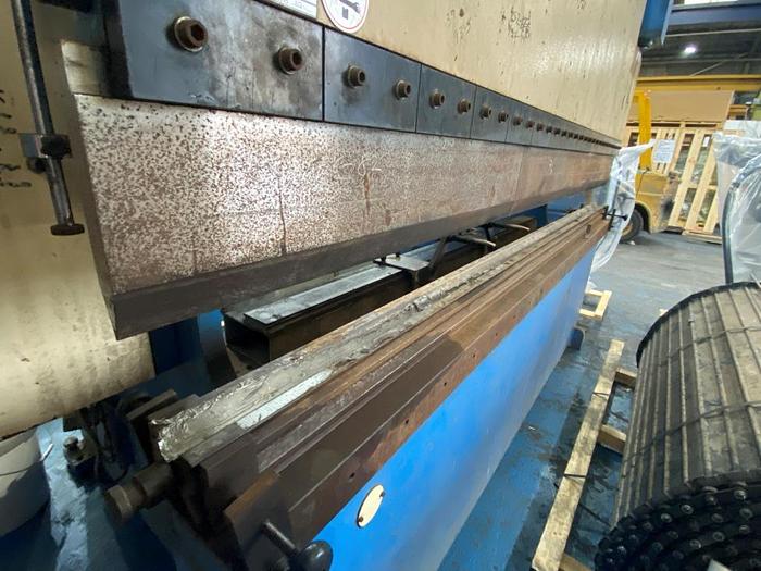 Used 1999 Kingsland KPT30200 3m x 200T Pressbrake