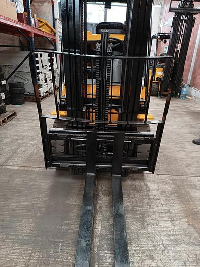 Usado 2019 HYUNDAI 25L-7A