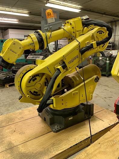 Refurbished FANUC R2000iA/200FO 200KG X 2650MM 6 AXIS CNC ROBOT W/RJ3IB CONTROLS