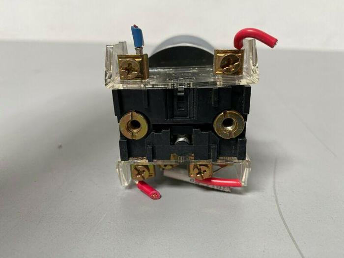 Used Allen-Bradley 800H-QPT24 Series C Illuminated Push Button Switch 24V