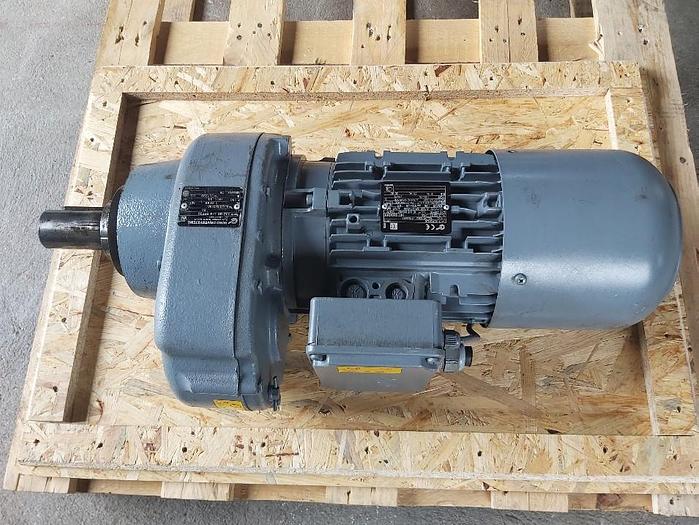 Gebraucht Stirnradgetriebemotor, SK 33Z-90 L/4 BRE20, 1395/33 rpm, Nord Drivesystems,  gebraucht-Top