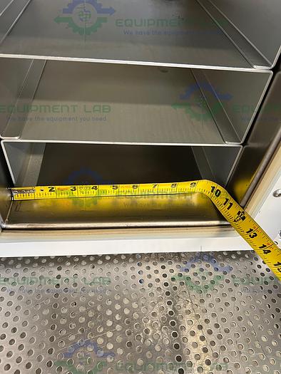 Used VWR  414004-584 Vacuum Oven 25-200ºC, 120V w/ Shelves