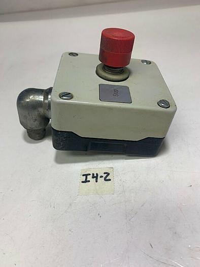 Used SIEMENS 3SB18 METAL ENCLOSURE FAST SHIPPING!