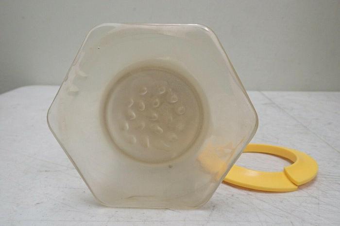 Used Kimble KC20028W-2000 Graduated Cylinder with Bumper, 2000 mL