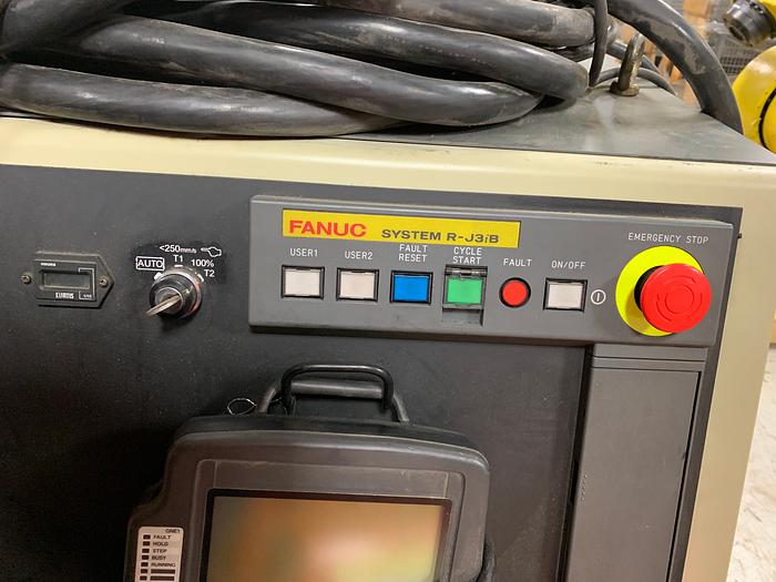 Refurbished FANUC R2000iA/200FO 200KG X 2650MM 6 AXIS CNC ROBOT W/RJ3IB CONTROLS
